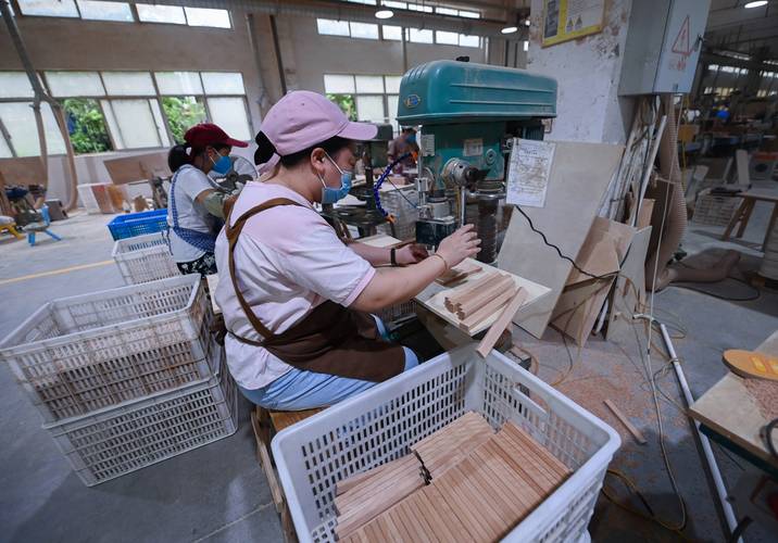 浙江云和积极推进木制玩具特色产业发展